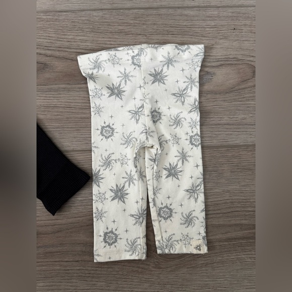 BURT’S BEES BABY 🐝  Top and White Snowflake Leggings - Picture 3 of 7